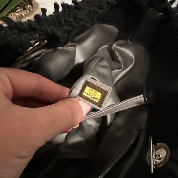 CHANEL Tweed Tote Bag - Picture 11 of 16